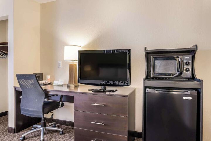 Sleep Inn & Suites Jacksonville near Camp Lejeune