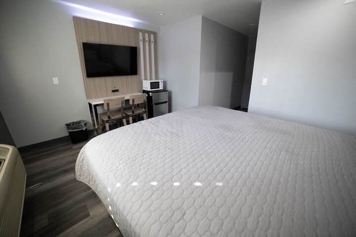 Room 10 of 22