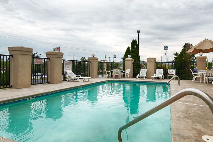 Pool 4 of 20