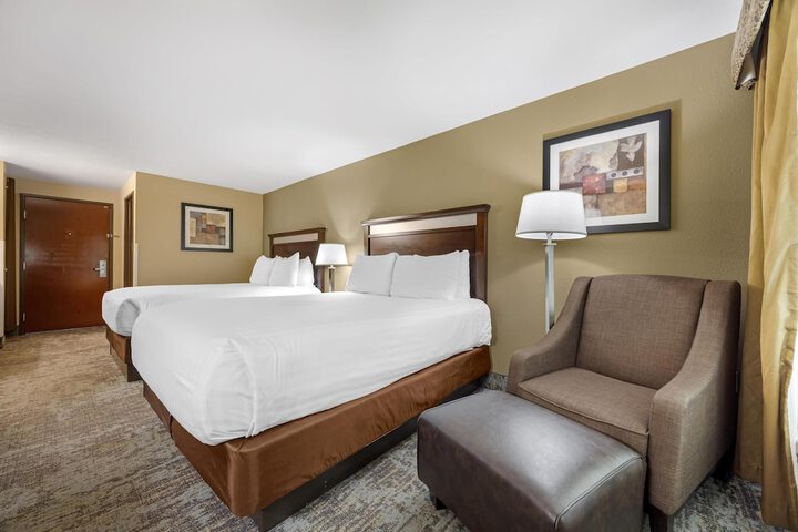 Best Western Plus Prairie Inn