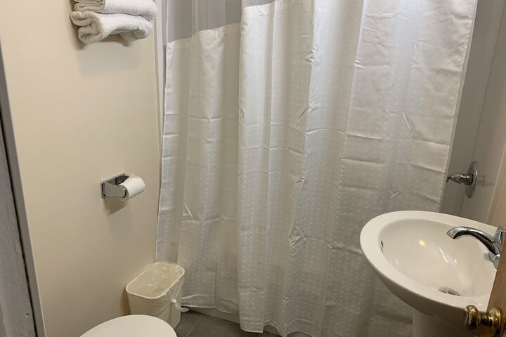 Room 8 of 10