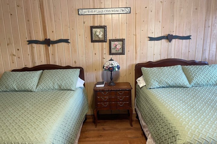 Mountain Aire Cottages Inn & Glamping