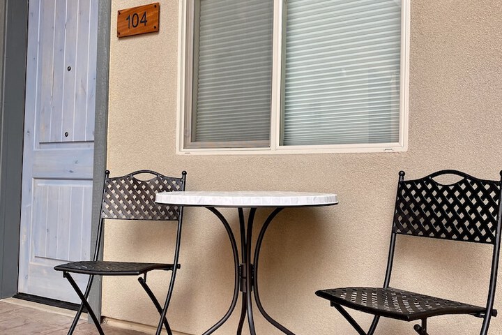 Hotel Exterior 55 of 60