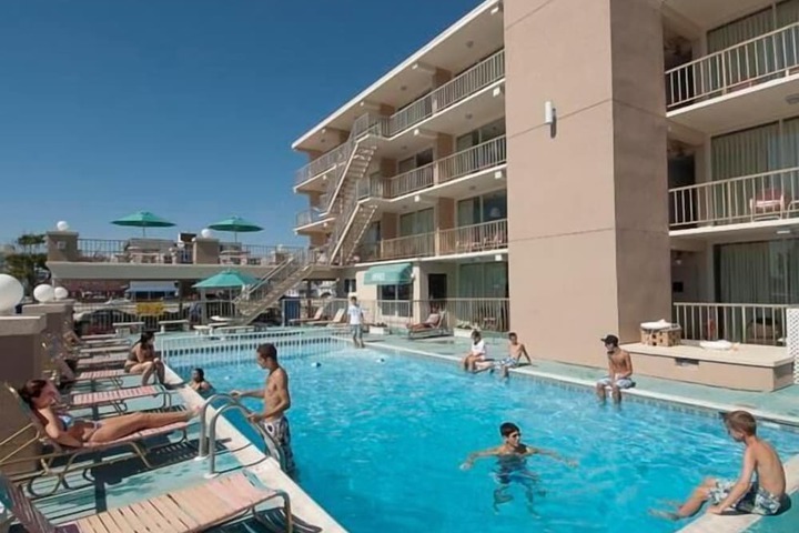 Aquarius Oceanfront Inn