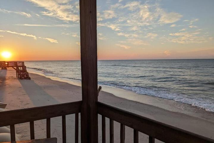 Seaside Joy - This is your happy place!