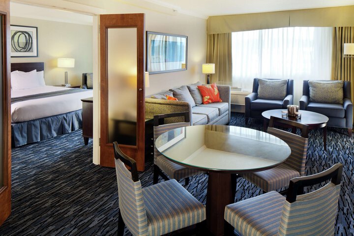 DOUBLETREE BY HILTON NORWALK