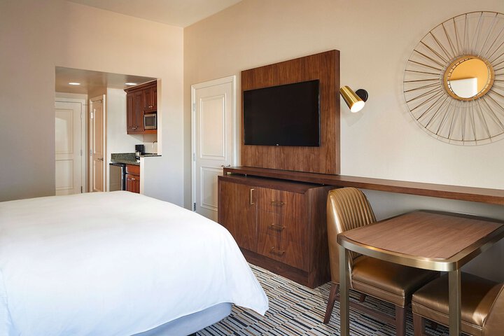 Room 52 of 81