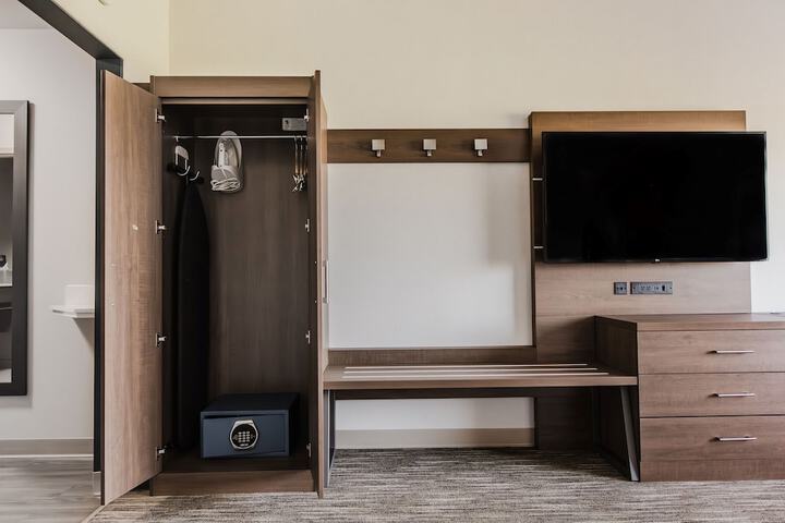 Room 49 of 107