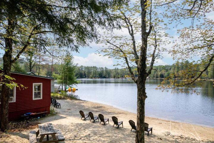 Hide-A-Way - Two Bedroom Cottage Lakeside