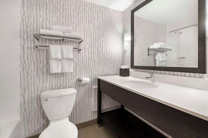 Best Western Plus Agate Beach Inn