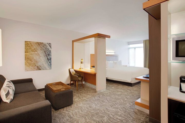 Springhill Suites Marriott Airport
