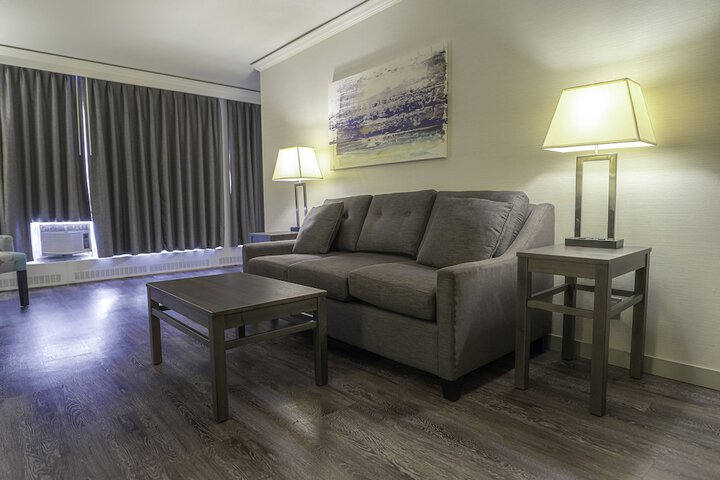 Room 43 of 68