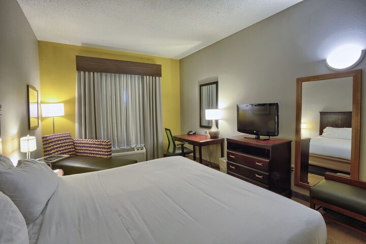 Room 33 of 92