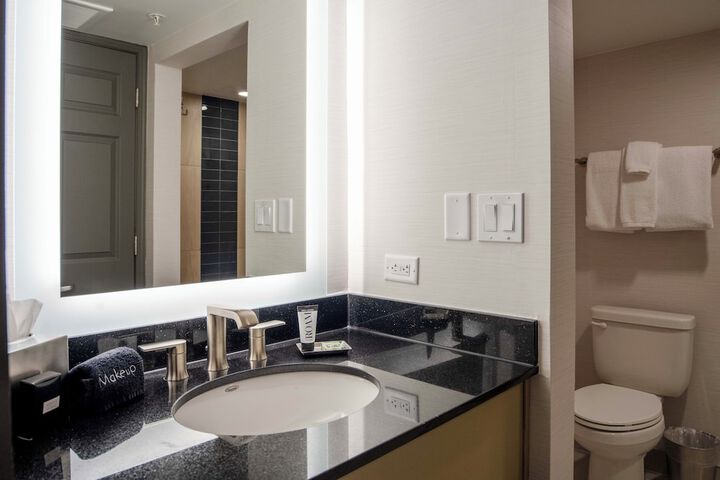 Hotel 43