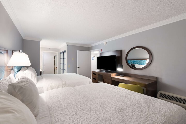 Hampton Inn & Suites Chicago / Hoffman Estates