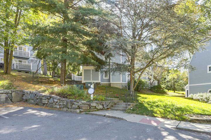 Norwich Vacation Rental w / Golf Course Views!