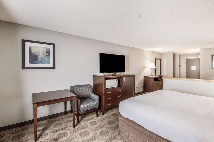Room 40 of 48