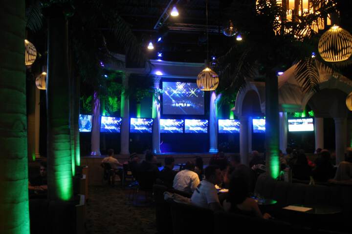 Lounge 56 of 62