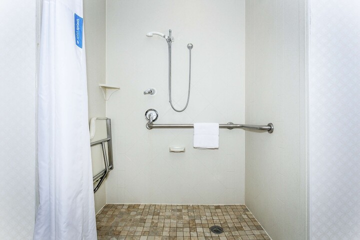 Room 35 of 65