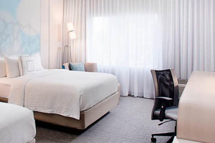 Room 10 of 28