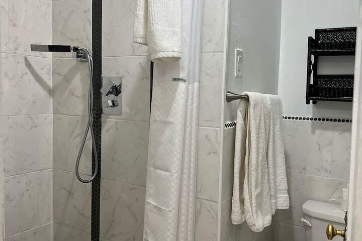 Room 26 of 38