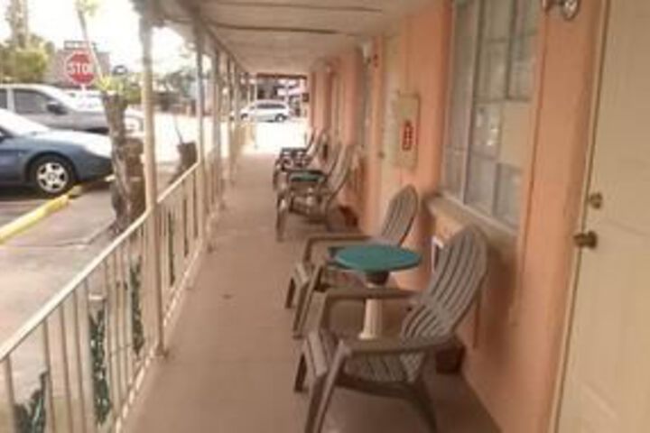 Siesta Motel