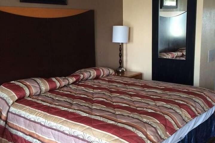 Room 26 of 38