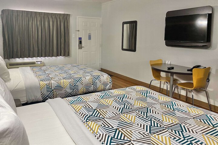 Room 10 of 23