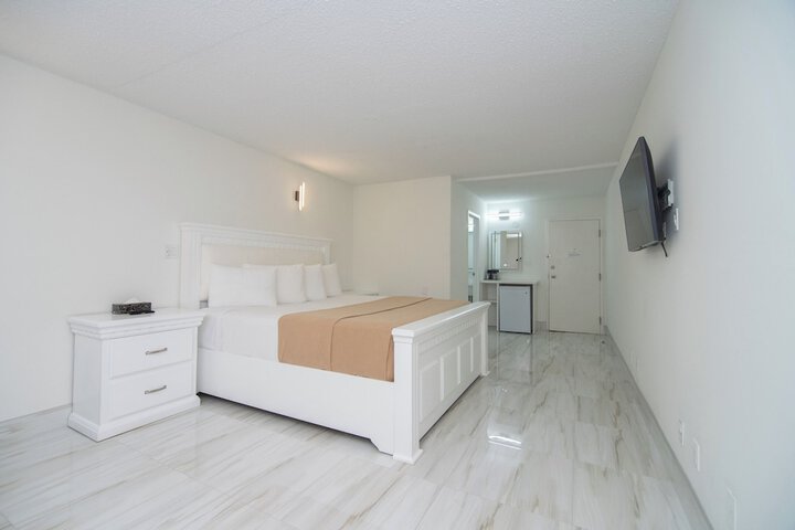 Room 33 of 81