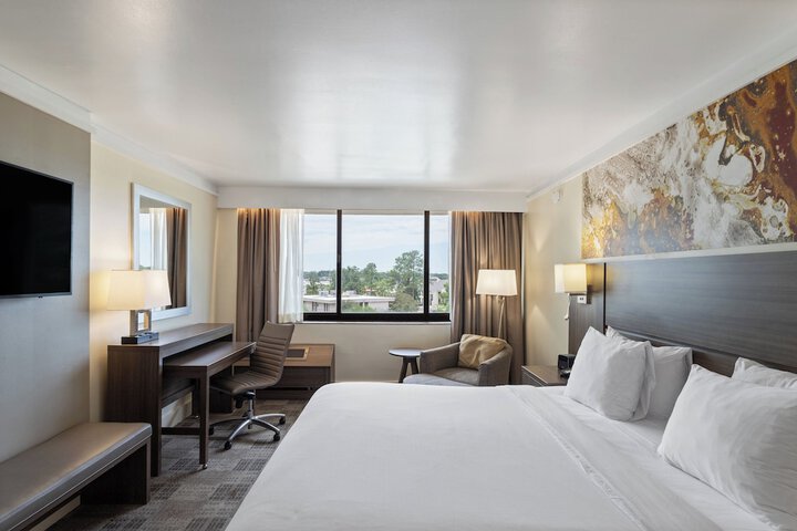 Crowne Plaza Executive Center Baton Rouge by IHG
