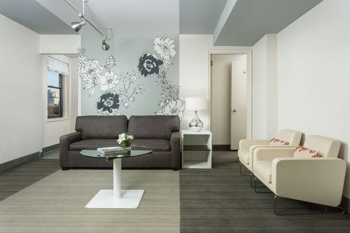 Room 32 of 61