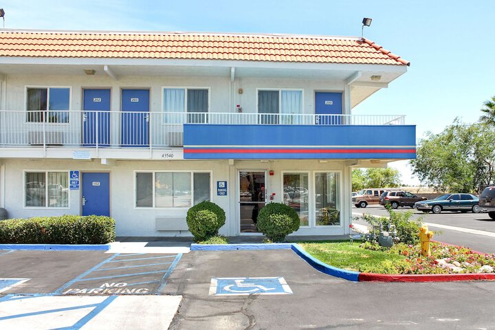 Motel 6 Lancaster CA