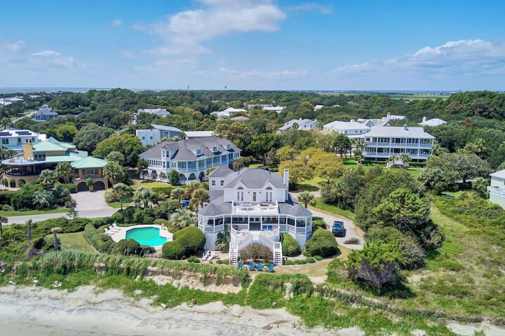 Haven by Avantstay Luxury Beachfront Home w / Pool & Gorgeous Patios