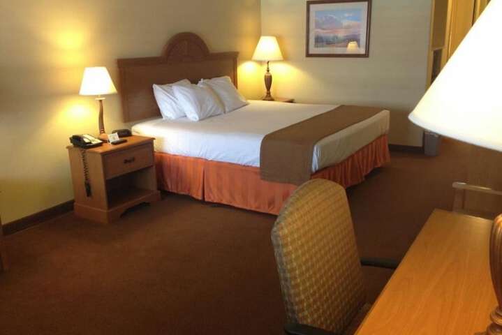 Room 13 of 30