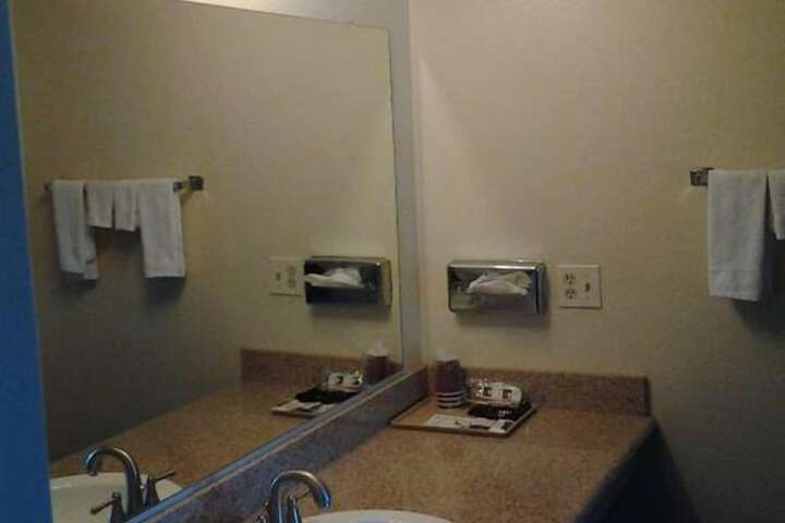Room 28 of 34