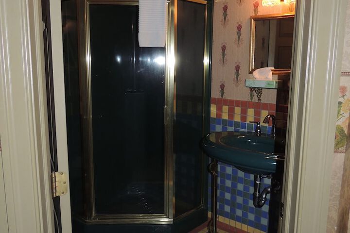 Room 15 of 65