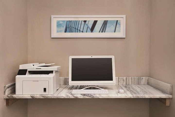 Business Center 18 of 18