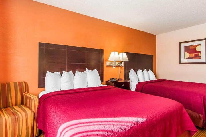 Room 18 of 32