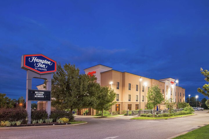 Hotel 2 of 77