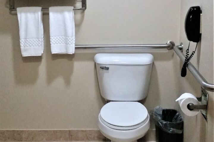 Rock Island Inn & Suites