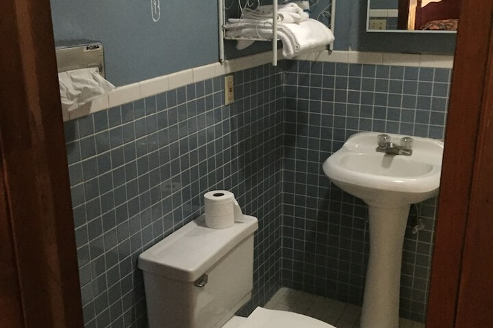 Room 42 of 67