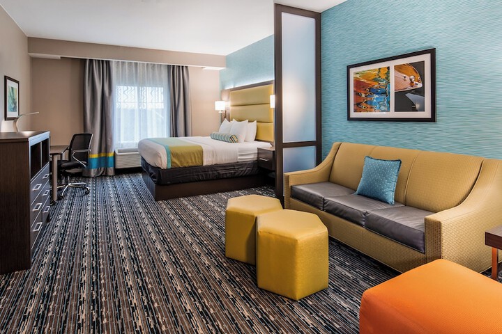 Holiday Inn Express & Suites Pasadena Houston Southeast by IHG