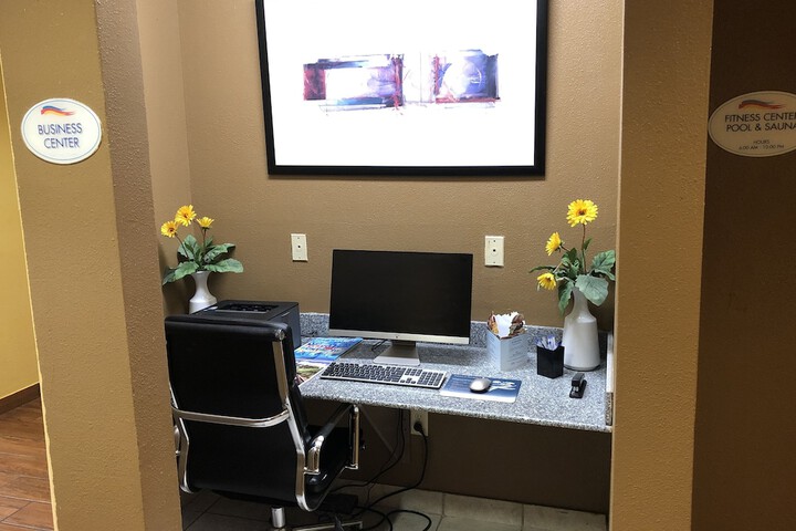 Business Center 31 of 32