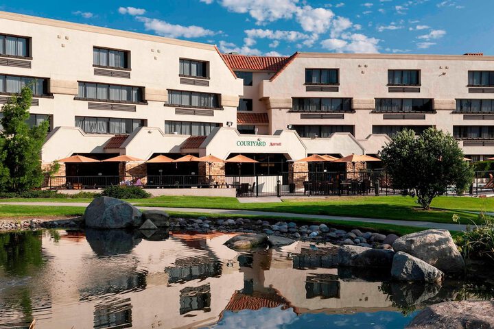 Hotel 2 of 51