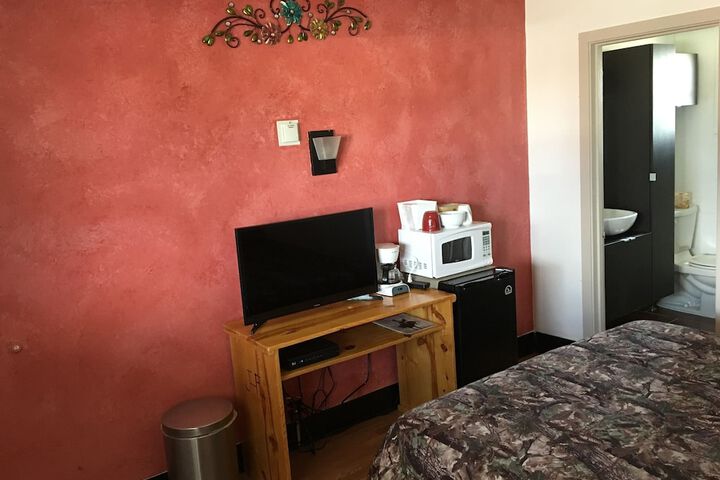 Room 33 of 37
