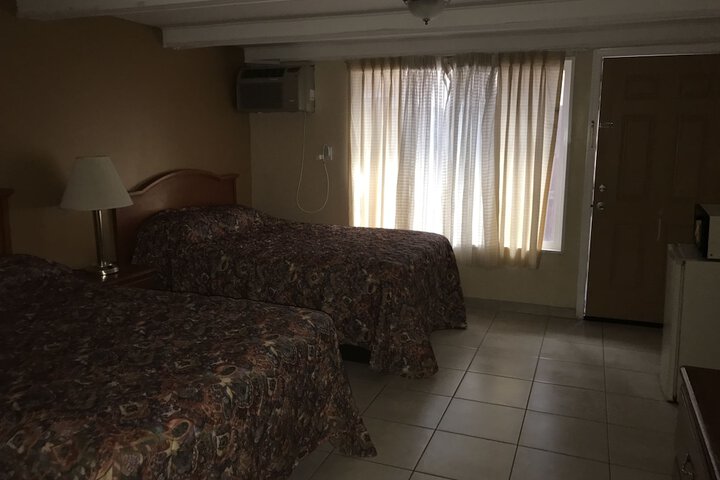 Room 12 of 16