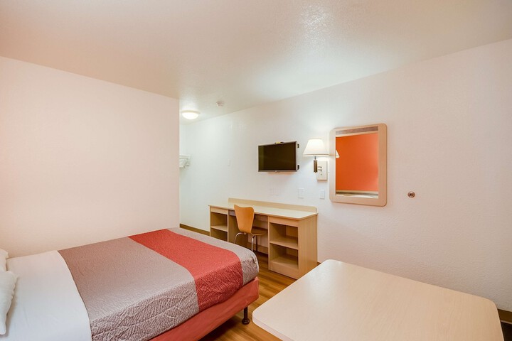 Room 15 of 24