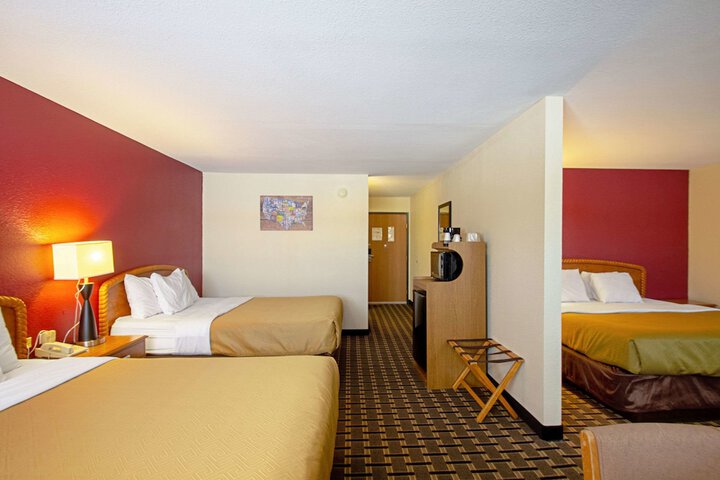 Room 16 of 38