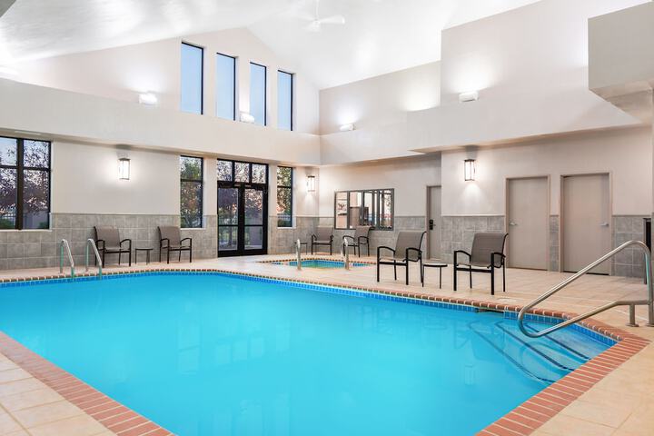 Holiday Inn Express & Suites Gillette by IHG