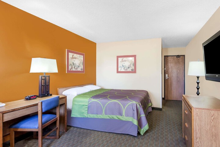 Room 11 of 13